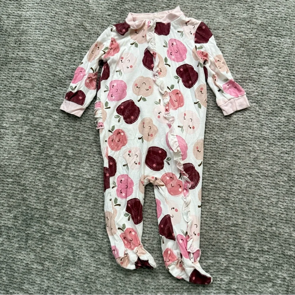 Milkberry Bamboo Apple Print Ruffle‎ Butt Footie Sleeper 0–3M